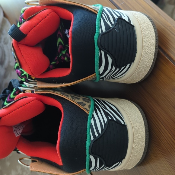 NEW shoes! Sz 7 - Picture 5 of 10